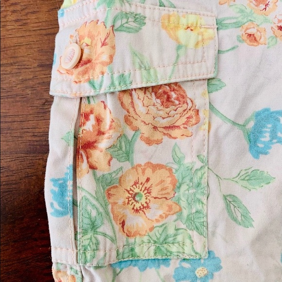 Oshkosh Girls Floral Print Cargo Capris, size 3T - Picture 5 of 6